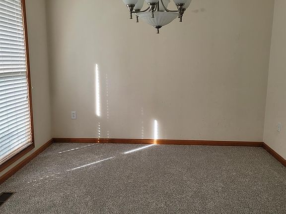5th image of 6225 Sugartree Ct