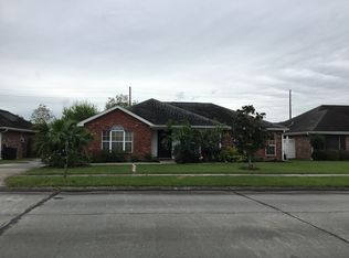 604 Angelle Dr, Houma, LA 70360