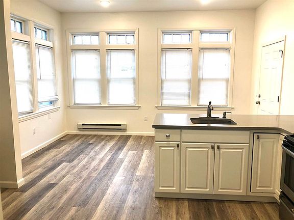 3rd image of 549 Pavonia Ave #B