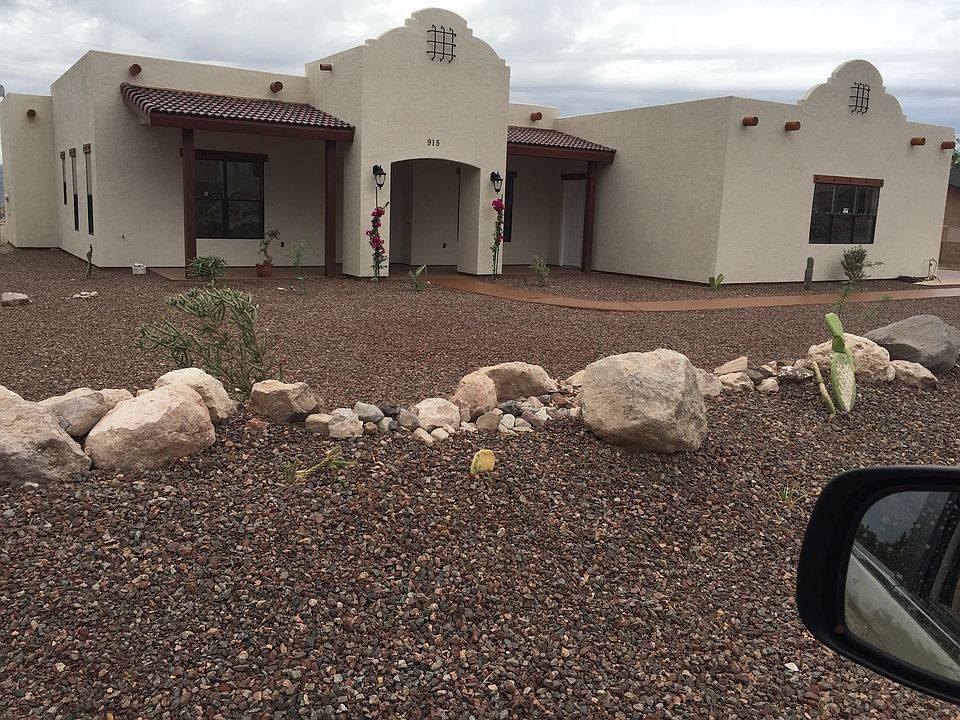1st image of 915 Los Flores St