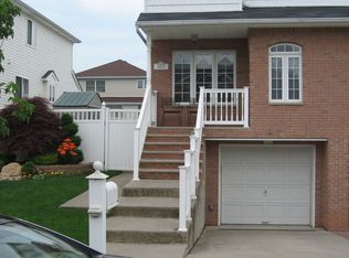 1071 Sheldon Ave, Staten Island, NY 10309