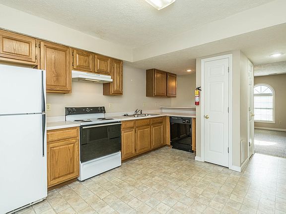 4th image of 644 E Sherwood Hills Dr