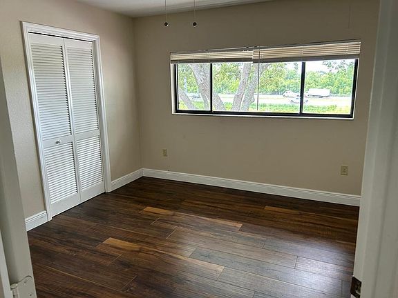 4th image of 222 Carpenters Way APT 6