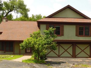 1 Oakmont Ct, Galena, IL