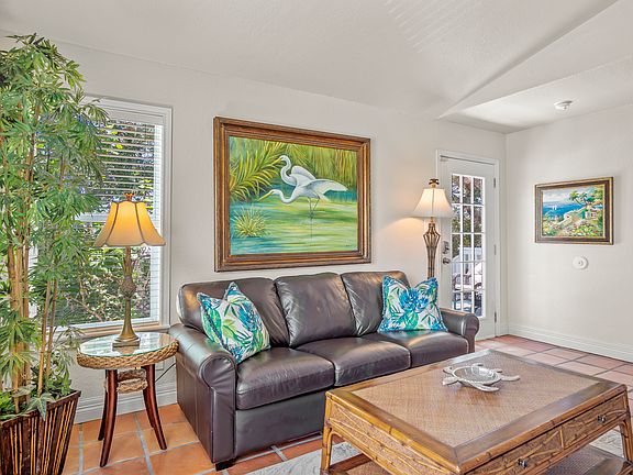 3rd image of 211 W Oaks Ave #1