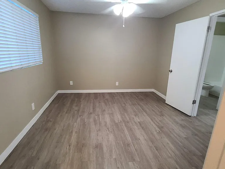 6900 Knowlton Pl. — Photo 16