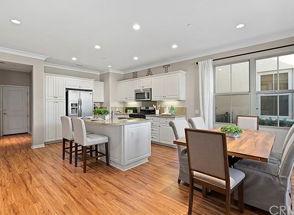3rd image of 106 Coralwood