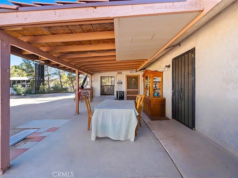7371 Lyons Ave — Photo 4