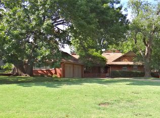 1309 Glenbrook Ter, Nichols Hills, OK 73116