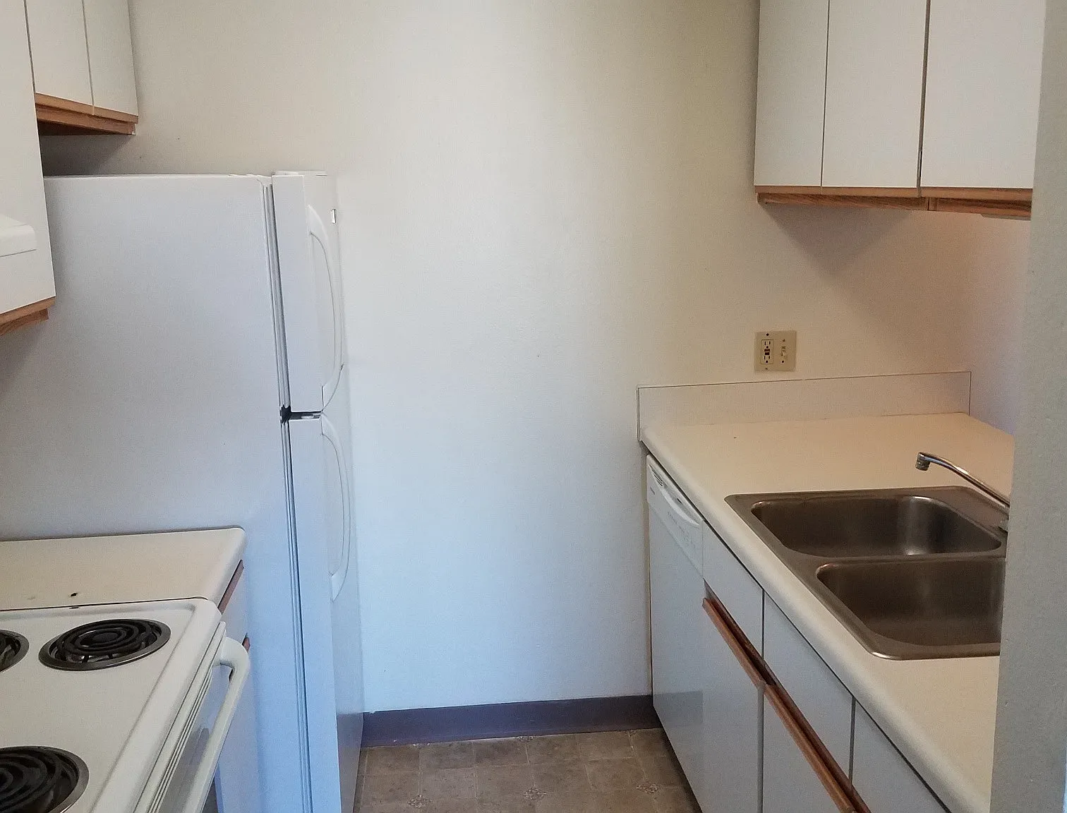 4 bed, 1400 sqft, $1,450 — Photo 2