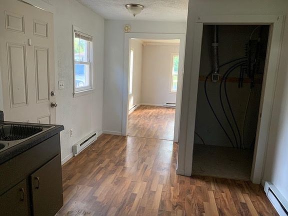 4th image of 140 Nixon Dr