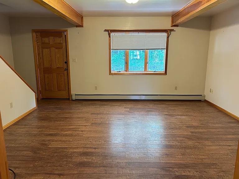 438 Jamestown Dr — Photo 10