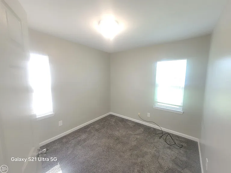 13148 Sherman Ave — Photo 9