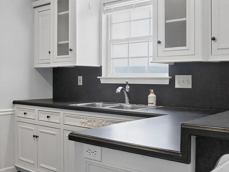 2205 Landover Trl — Photo 9