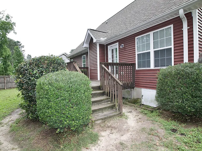 129 Lori Ln — Photo 4