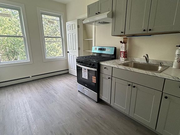 5th image of 22 Tichenor Ter Floor 3