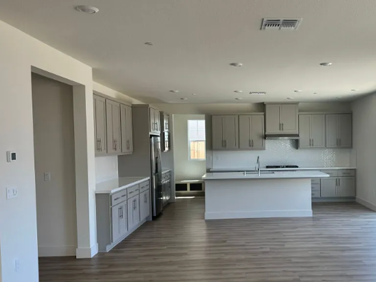 5377 Kusnick Ave — Photo 2