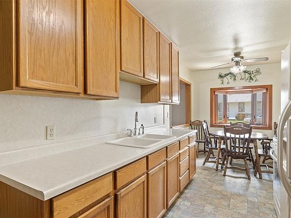 5th image of 304 Colorado Ave