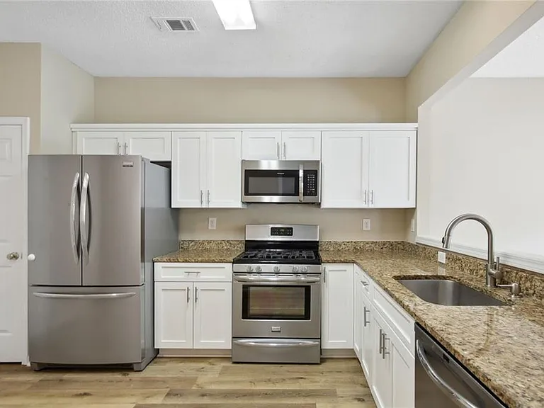 3611 Elkhorn Ct — Photo 10