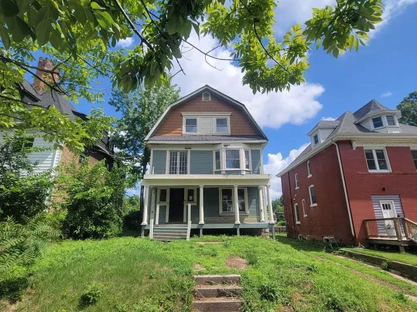 5835 Bartmer Ave, Saint Louis, MO 63112