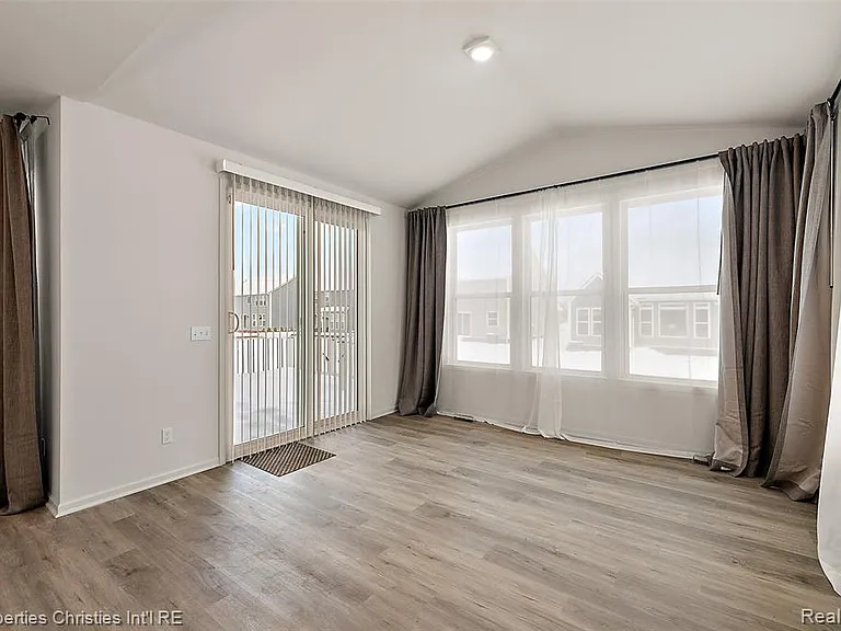 2436 Parkshore Dr — Photo 22