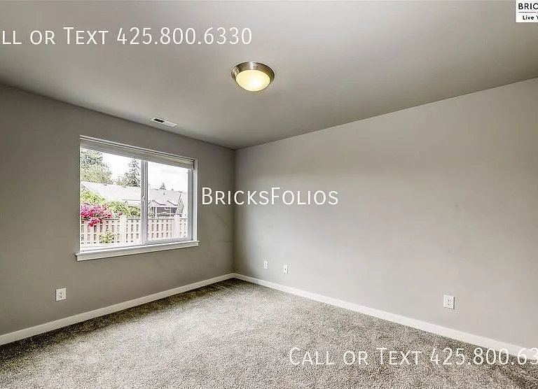 1052 Banyan St — Photo 20