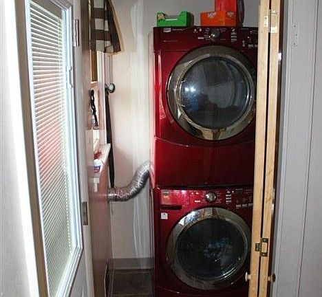 5th image of 1054 Wilson Ave