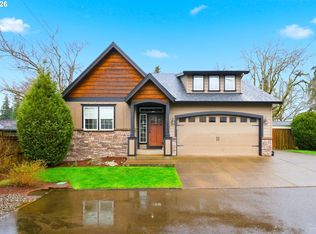 8117 Cox Ln, Gladstone, OR 97027