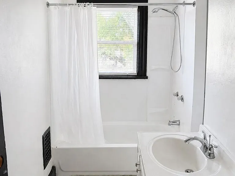115 Mohawk St — Photo 8