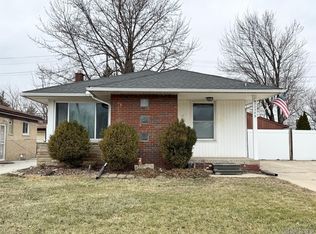 22389 Beaconsfield Ave, Eastpointe, MI 48021