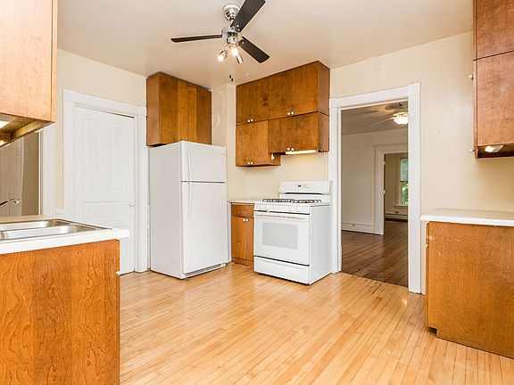 5th image of 2220 30th Ave S APT 2