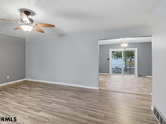 4th image of 1426 Avenue N