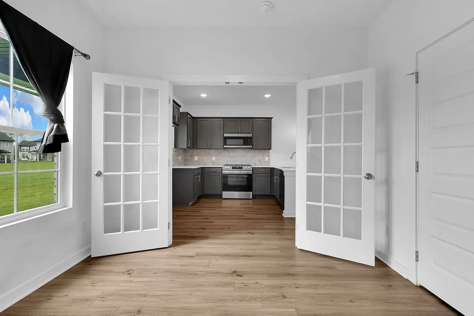 2 bed, 1350 sqft, $1,900 — Photo 4