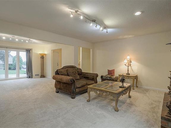 5th image of 8805 Bristol Ave