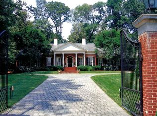 855 W Paces Ferry Rd NW, Atlanta, GA 30327