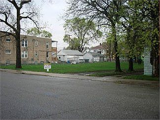 2nd image of 839 Sibley St