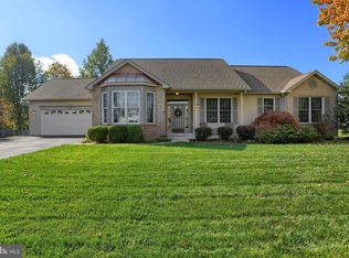 50 Hummingbird Ln, Falling Waters, WV 25419