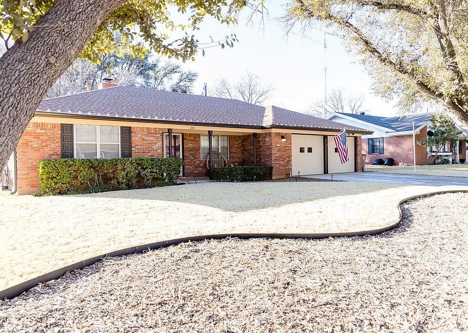 1st image of 241 Twin Oaks Dr