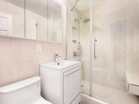 4th image of 333 Pearl St APT 26J