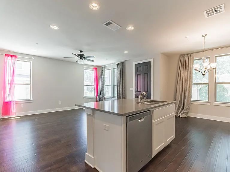 13800 Lyndhurst St #221 — Photo 11