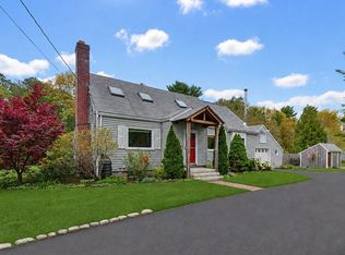 13 Lawrence Cir, Medfield, MA 02052