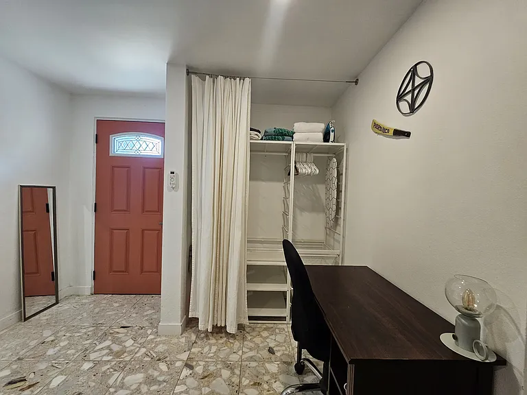 Calle Mileto — Photo 3