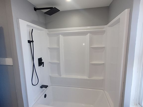 4th image of 15 Carlton St #2R