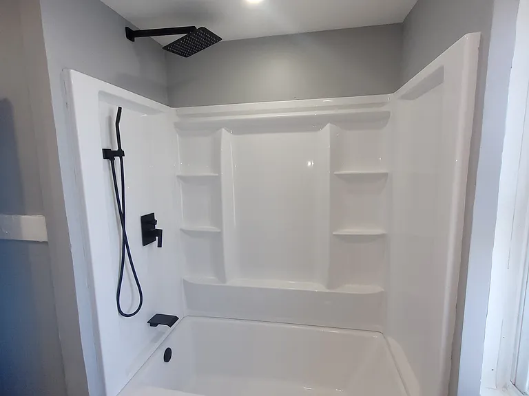 15 Carlton St #2R — Photo 4