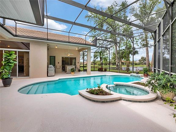 5th image of 3213 Regal Crest Dr