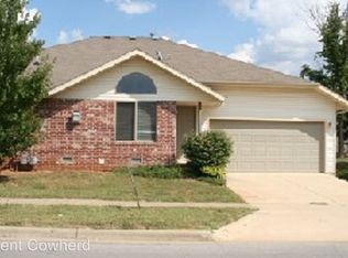 3396 W Montclair Ct, Springfield, MO 65807