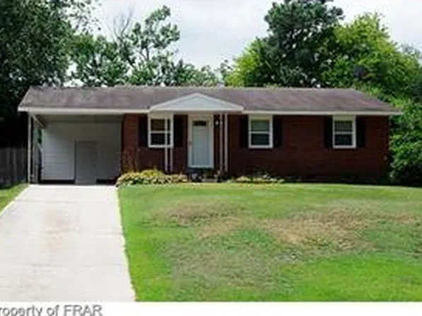 217 Lansdowne Rd, Fayetteville, NC 28314