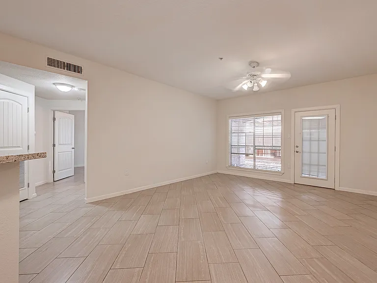 2803 Kings Crossing Dr #112 — Photo 11