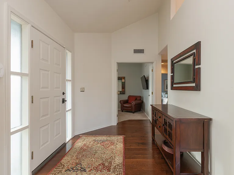 150 N Forgeus Ave — Photo 6