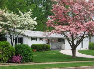 8945 Victoria Rd, Springfield, VA 22151